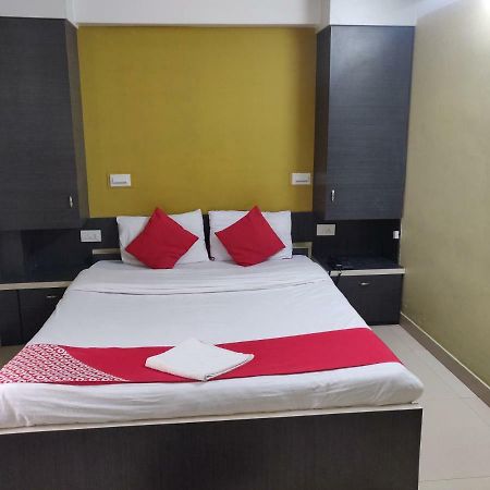 Hotel Jagat Силигури Екстериор снимка