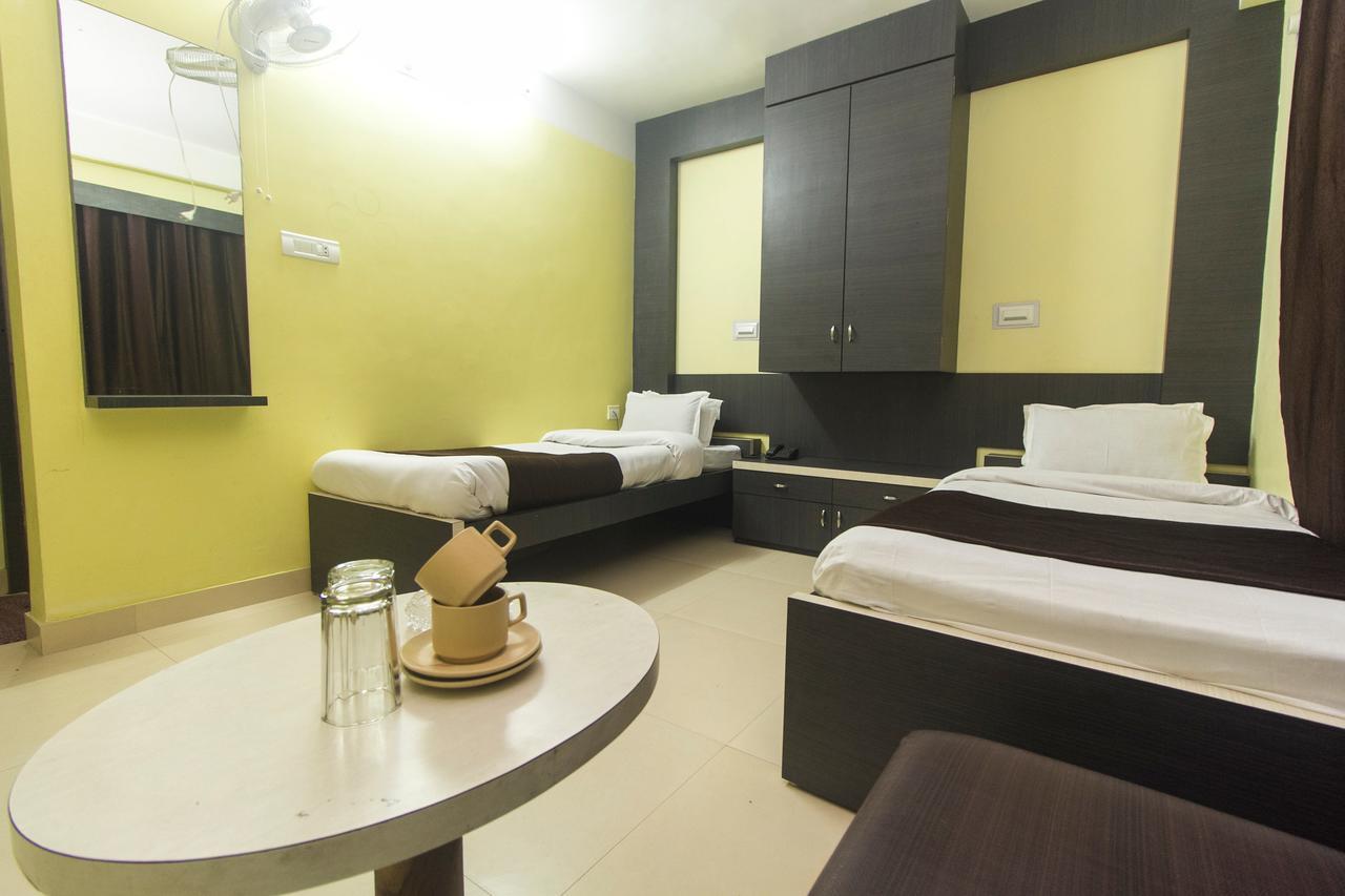 Hotel Jagat Силигури Екстериор снимка