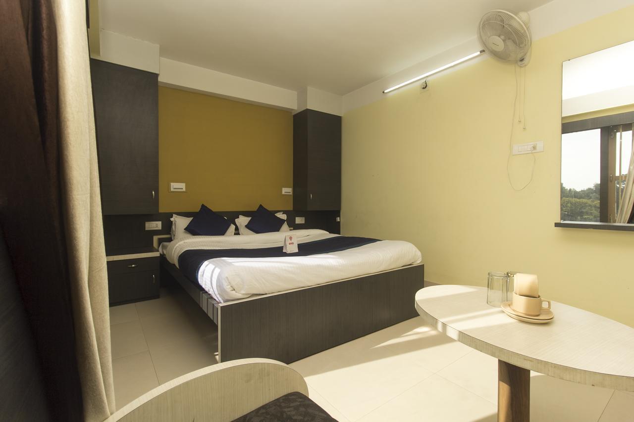 Hotel Jagat Силигури Екстериор снимка