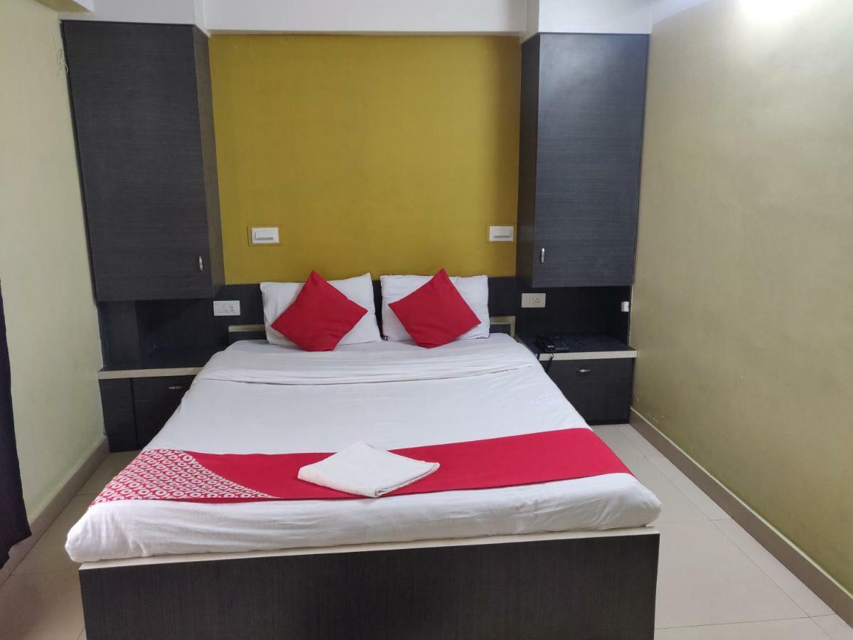 Hotel Jagat Силигури Екстериор снимка